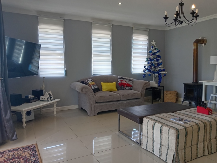 To Let 3 Bedroom Property for Rent in Laguna Sands Western Cape